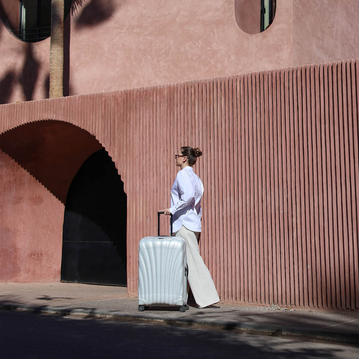 C-Lite Spinner (4 wheels) 81cm White | Samsonite UK