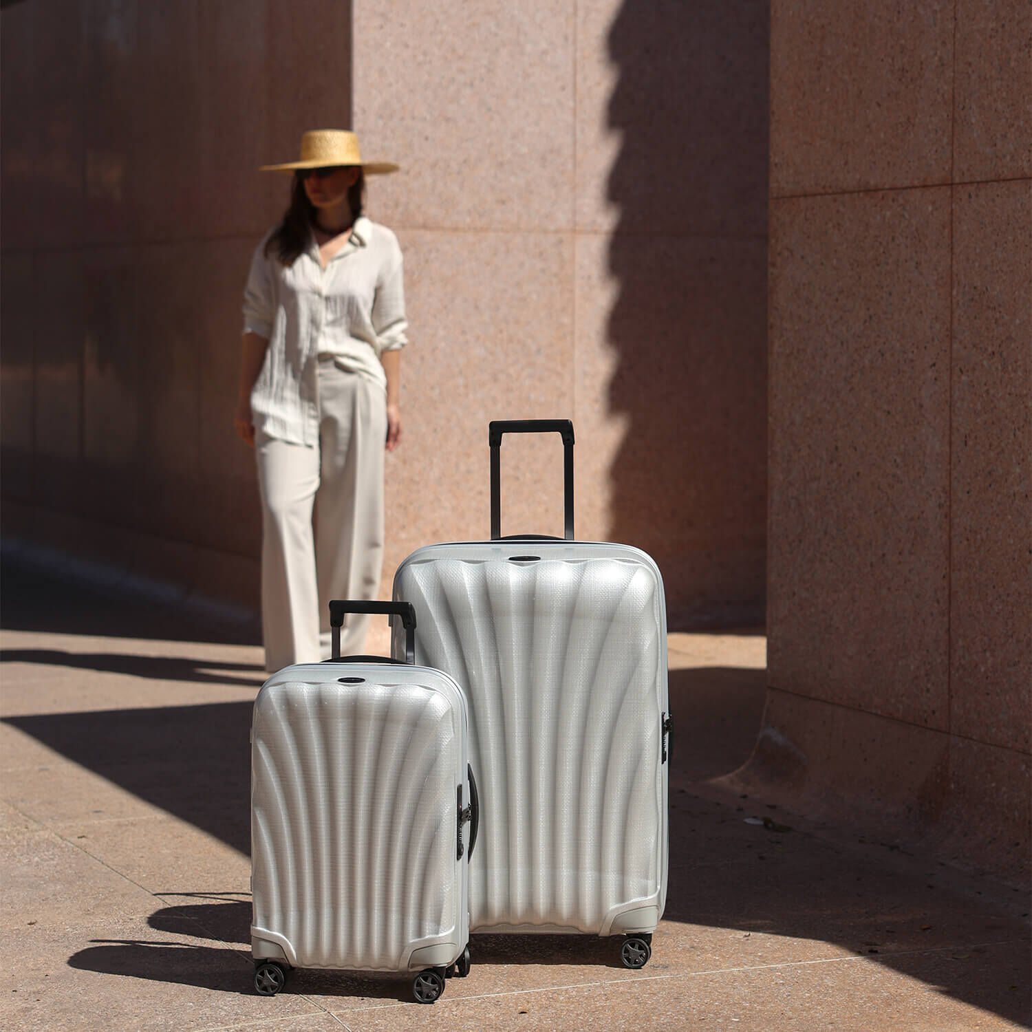 C-Lite Spinner (4 wheels) 81cm White | Samsonite UK