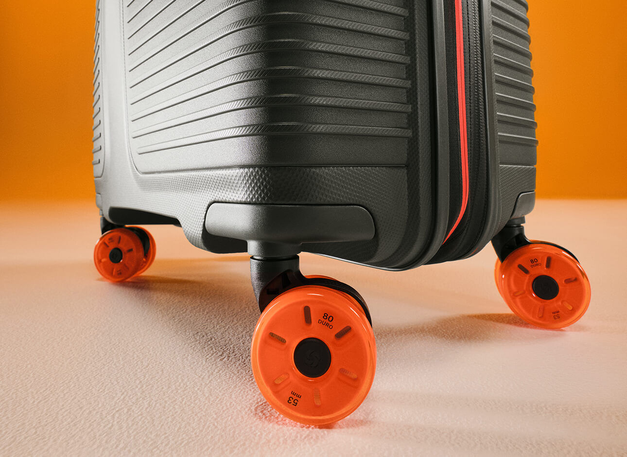 Prodiver Spinner expandable (4 wheels) 55cm Yellow | Samsonite UK