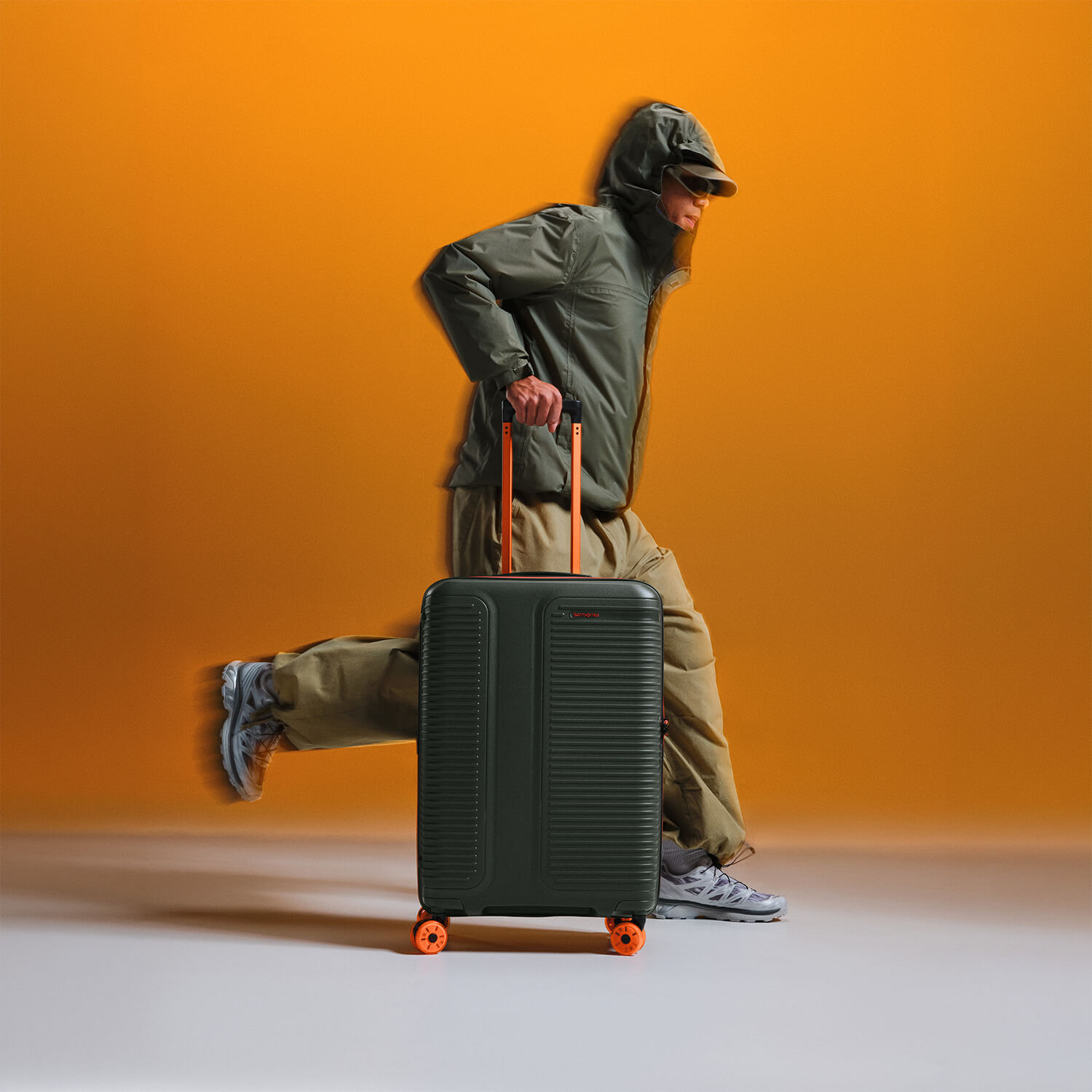 Prodiver Spinner expandable (4 wheels) 55cm Yellow | Samsonite UK