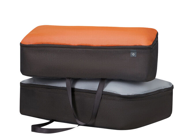 Complimentary packing cubes