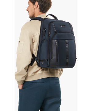 Urban-Eye Backpack 17.3" 47 x 32 x 22/25 cm | 1.4 kg
